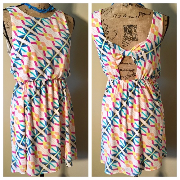 Everly Dresses & Skirts - EVERLY Multicolored Sleeveless Summer Dress EUC